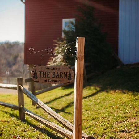 The Barn At Evermore: Riverfront Retreat W/Hot Tub Luray Exteriör bild
