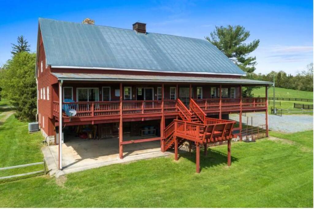 The Barn At Evermore: Riverfront Retreat W/Hot Tub Luray Exteriör bild