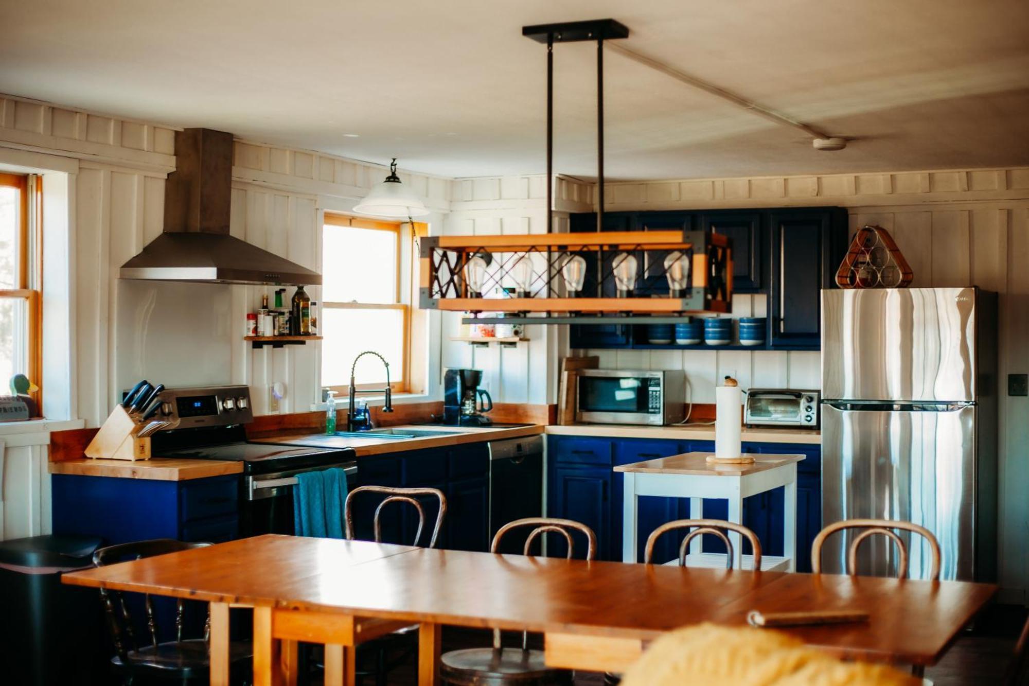 The Barn At Evermore: Riverfront Retreat W/Hot Tub Luray Exteriör bild